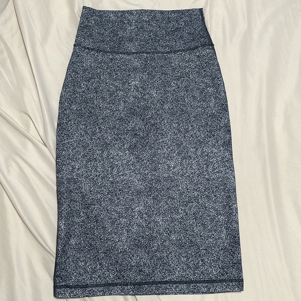 Lululemon skirt size 6